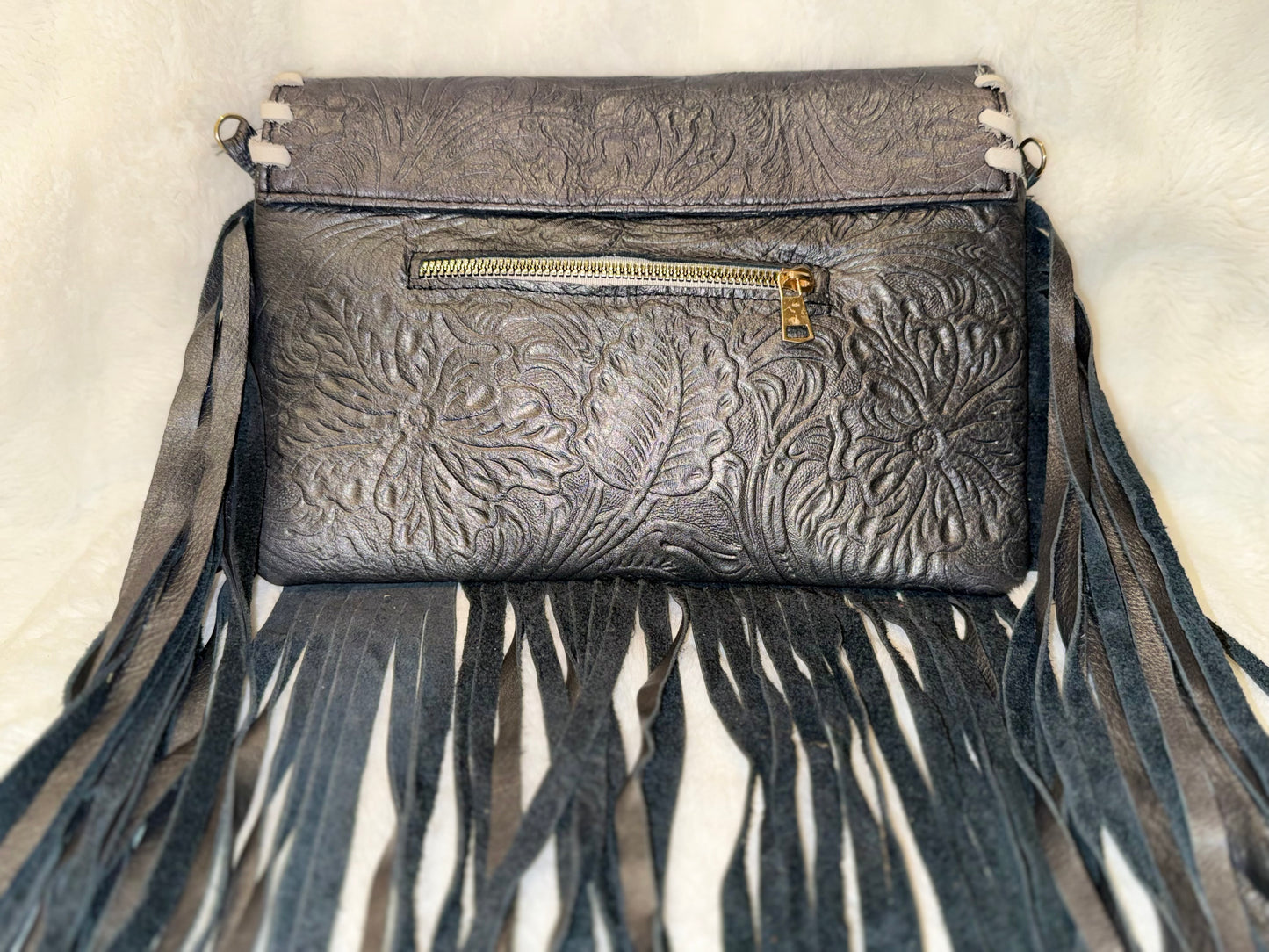 Sombra Salvaje Fringe Clutch