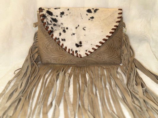 Arena Blanca Fringe Clutch