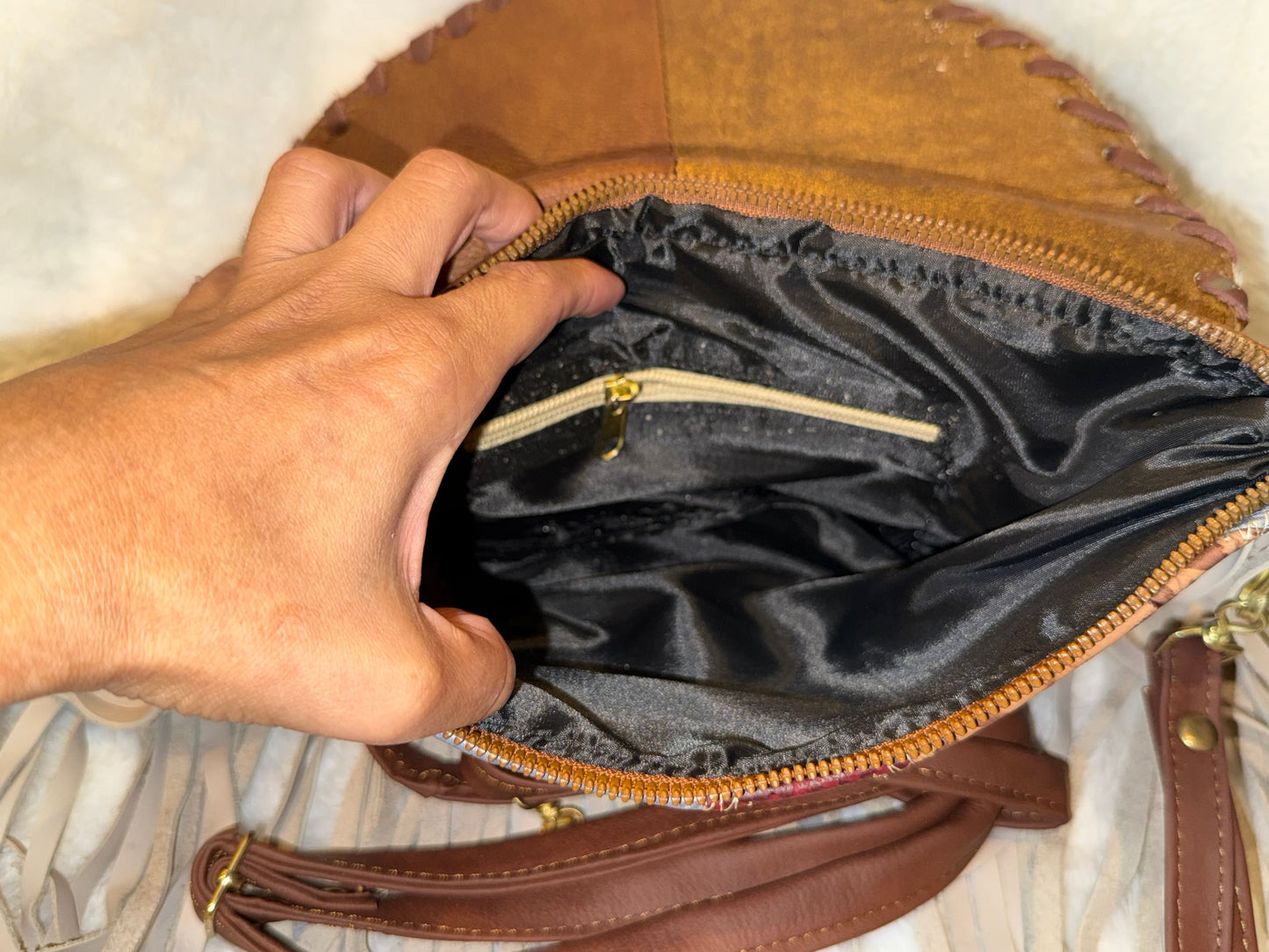 Flor de Camino Fringe Clutch