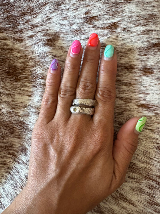 Verdelune – Faceted Peridot Organic Ring