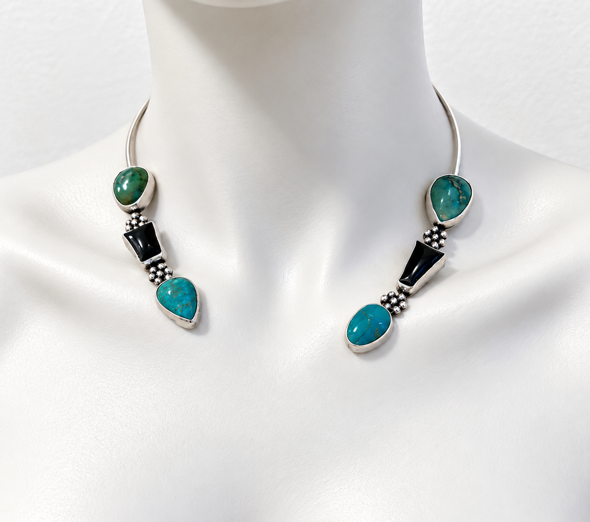 Midnight in Emerald Valley – Turquoise & Black Onyx Collar Necklace